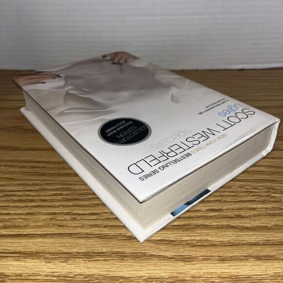 Specials (The Uglies) by Westerfeld, Scott Hardback Book Collectors Edition - Picture 4 of 5